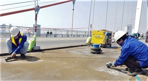 NGHIÊN CỨU SỬ DỤNG VỮA TỰ CHẢY, KHÔNG CO, CƯỜNG ĐỘ CAO VÀ ĐÔNG CỨNG NHANH CỦA VMAT TRONG SỬA CHỮA VÀ TĂNG CƯỜNG KẾT CẤU BÊ TÔNG CỐT THÉP CÔNG TRÌNH GIAO THÔNG