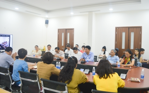 PGS.TS VŨ QUỐC VƯƠNG VÀ ĐOÀN CHUYÊN GIA VMAT THAM GIA TỌA ĐÀM CÀ PHÊ CÔNG NGHỆ