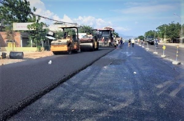TÌM HIỂU VỀ BÊ TÔNG NHỰA NGUỘI