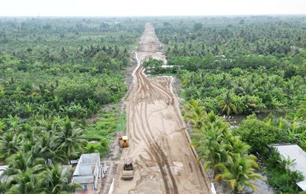 Thủ tướng yêu cầu đẩy nhanh việc dùng cát biển làm cao tốc