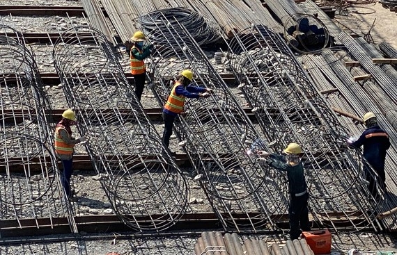 Giá vật liệu tăng cao: Nhà thầu gặp khó doanh nghiệp VLXD hưởng lợi