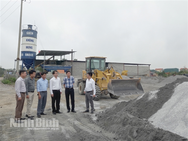 Hội thảo Hoàn thiện quy trình sản xuất gạch không nung xi măng cốt liệu bằng công nghệ ép tĩnh